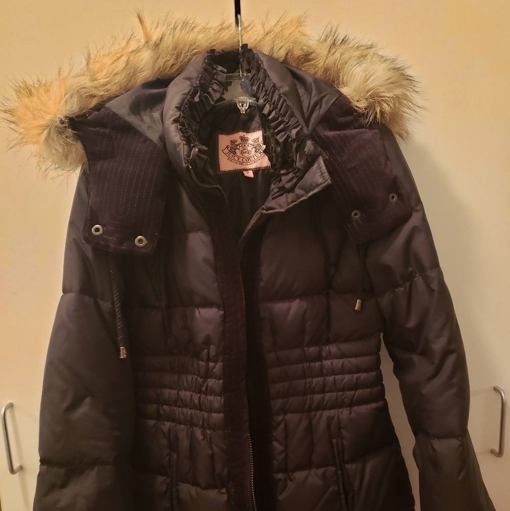 Juicy down jacket with velvet trim